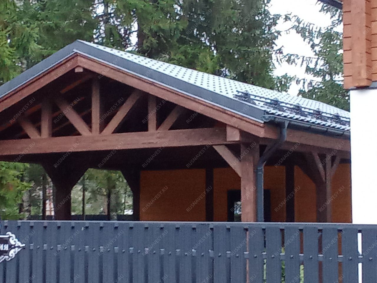 Навес для двух машин с хозблоком ЭДЕМ двускатный фото 2